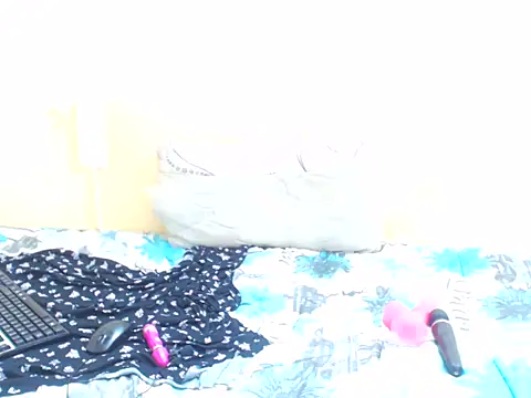 SexySlimTeaX live sex cam