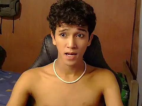 hugekenbigcock live sex cam