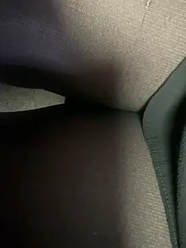 HiddenHoneyLDN's cam snapshot