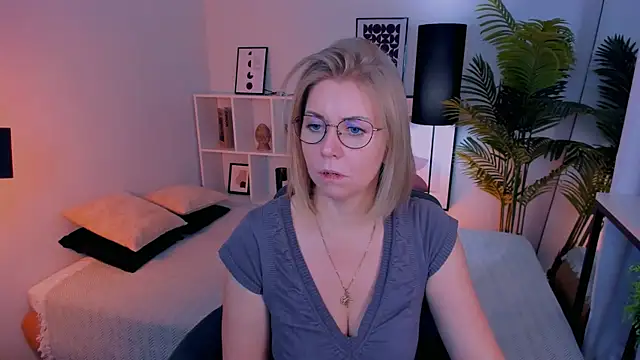 Annie_Light's cam snapshot