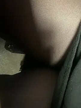 HiddenHoneyLDN live sex cam