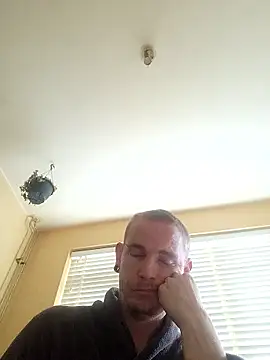 piercingpik's cam snapshot