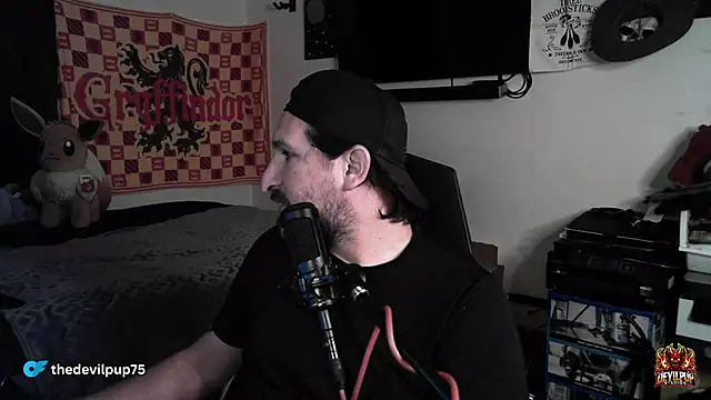 DevilPup75_'s cam snapshot