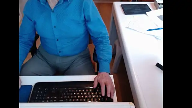 dutchpornking's cam snapshot