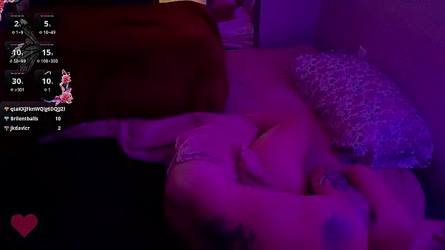 Jessie_Holmes live sex cam