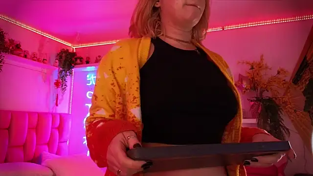 albaismynameX's cam snapshot