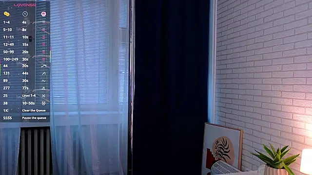 ElaraRossy's cam snapshot