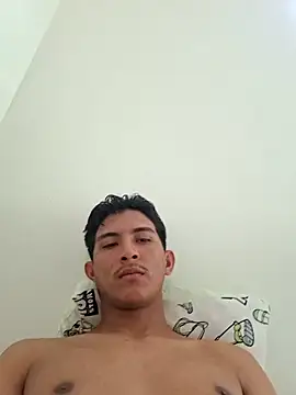 Guti_hazz live sex cam