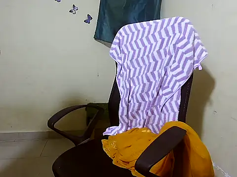 Shivani-Gupta's cam snapshot