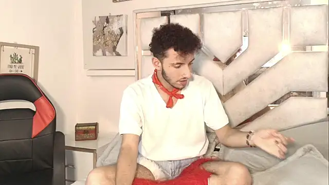 Curlystartt live sex cam