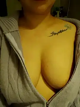 Christine-le1 live sex cam