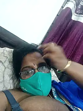 hootypriya's cam snapshot