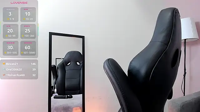 Jenniekim_18 live sex cam