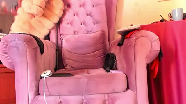 LadyLeather's cam snapshot