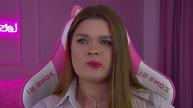 CrystalLyons live sex cam