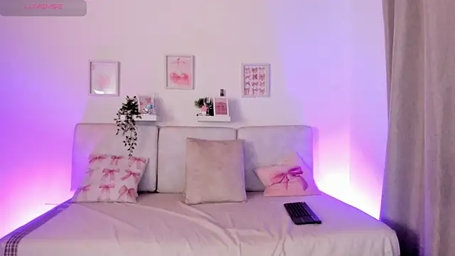 Nelly_Rogers_'s cam snapshot