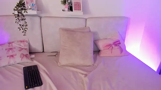 Nelly_Rogers_'s cam snapshot