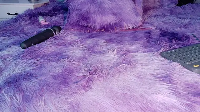 yvi_taylor's cam snapshot