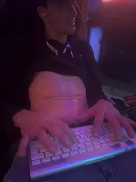 Polaroid_White live sex cam