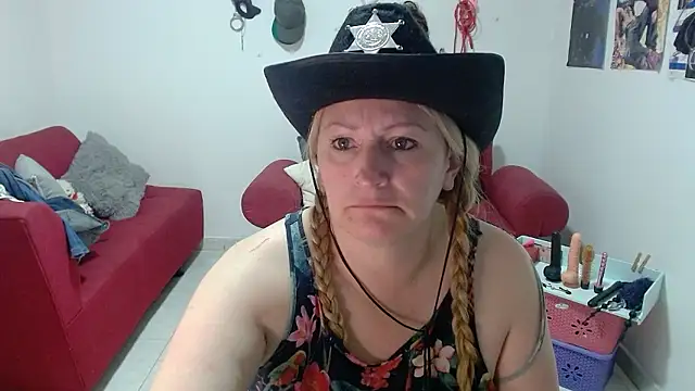 emperabigbootybigass's cam snapshot