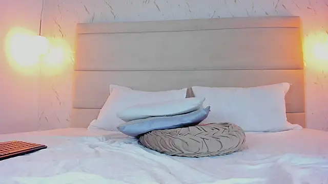 Abbie_Jons's cam snapshot