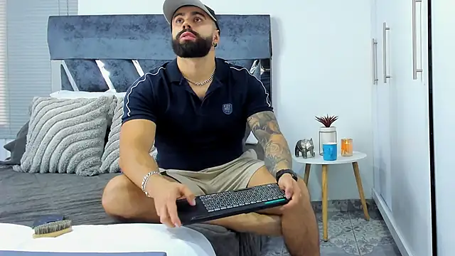 Zack_Froone's cam snapshot