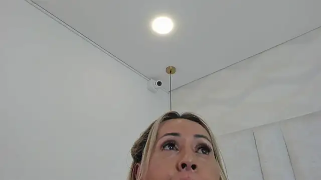 Im_MaylinYoung's cam snapshot