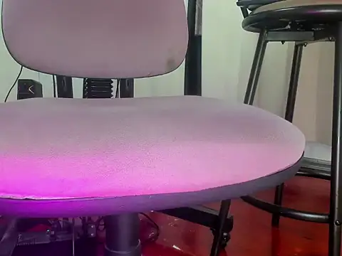 Kristy_Montess's cam snapshot