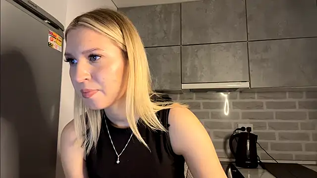 DozyLagging's cam snapshot