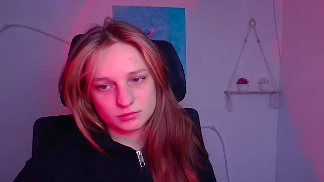 Katie_Rosiee's cam snapshot