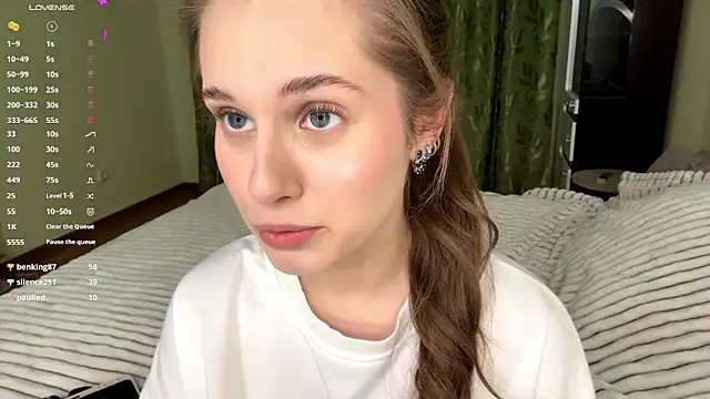 MiaBlanko's cam snapshot