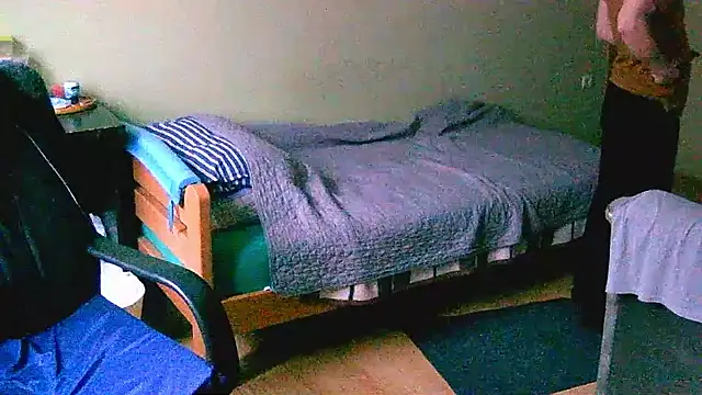 dado-hot12's cam snapshot