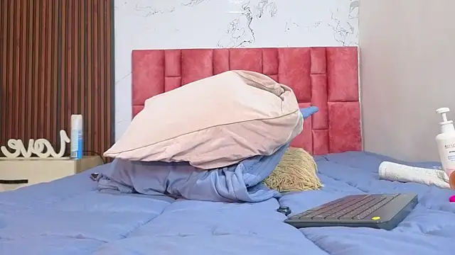 anna_beneet live sex cam