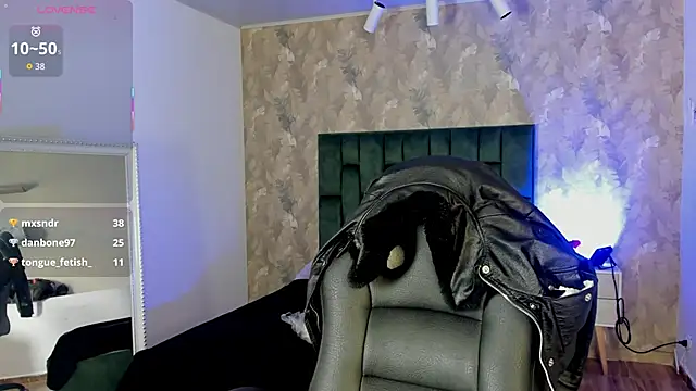 april_dumont live sex cam