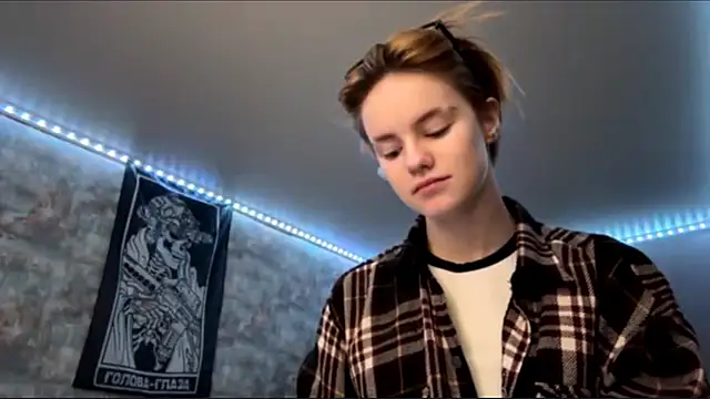 CutieGoga's cam snapshot