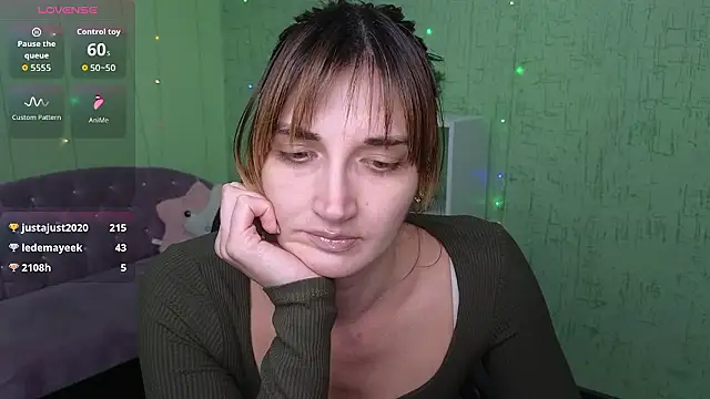 Nika_Kitten live sex cam