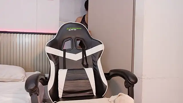 Scarlet_Vixen_'s cam snapshot