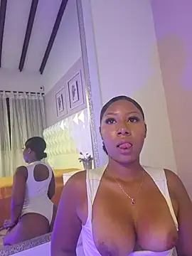 TalianaNewton's cam snapshot