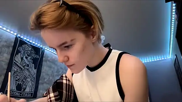 CutieGoga's cam snapshot