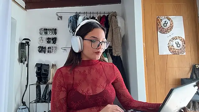 LubaLadeau's cam snapshot