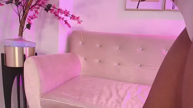 Divinee_Cloe's cam snapshot