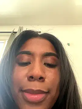 KloheCurvy live sex cam