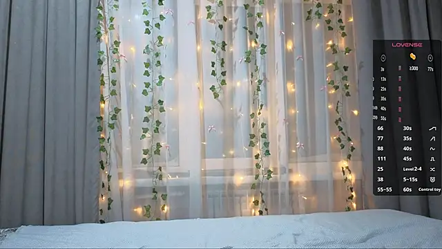 CarolinePepper's cam snapshot