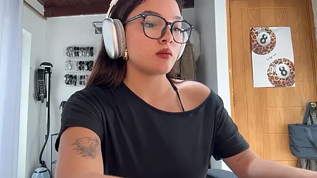 LubaLadeau live sex cam