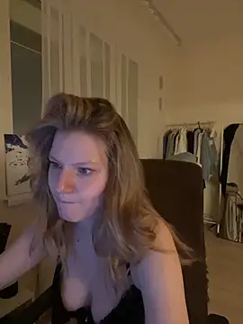 MaryHiggins live sex cam