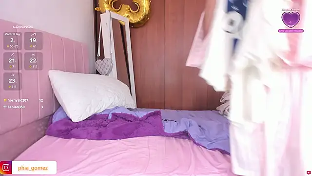 whitneyhot live sex cam