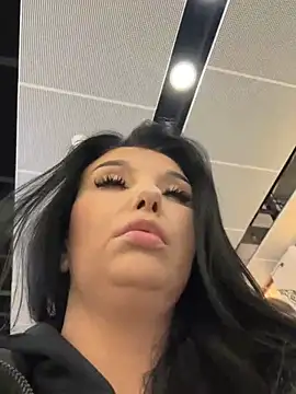 Tisha_Busty live sex cam