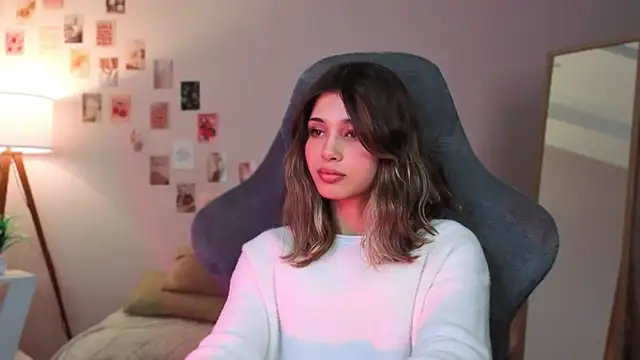 dinnerwithflowers's cam snapshot