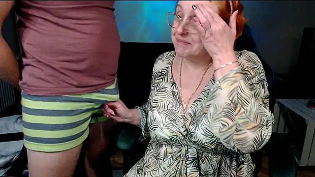 JoannaAndNeighbour live sex cam