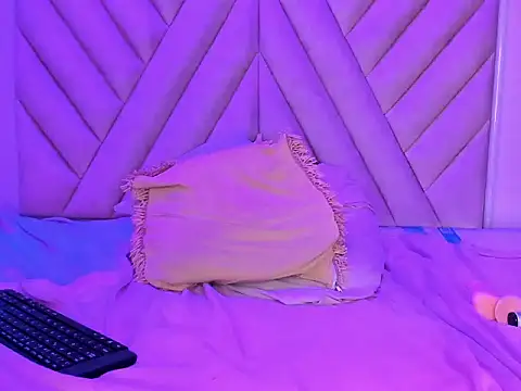 _AshleyMoore_'s cam snapshot